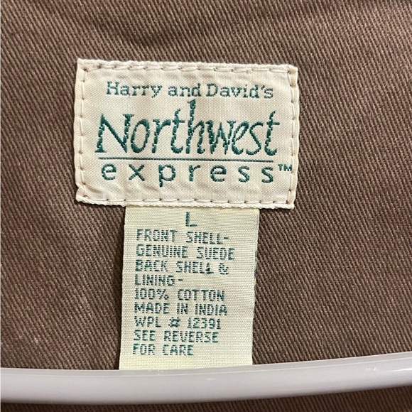 Harry and David's Northwest Express Suede Stripe Vest Men's Size Large - Picture 2 of 4
